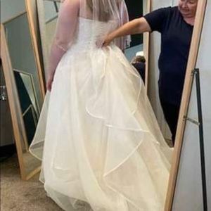 Wedding dress